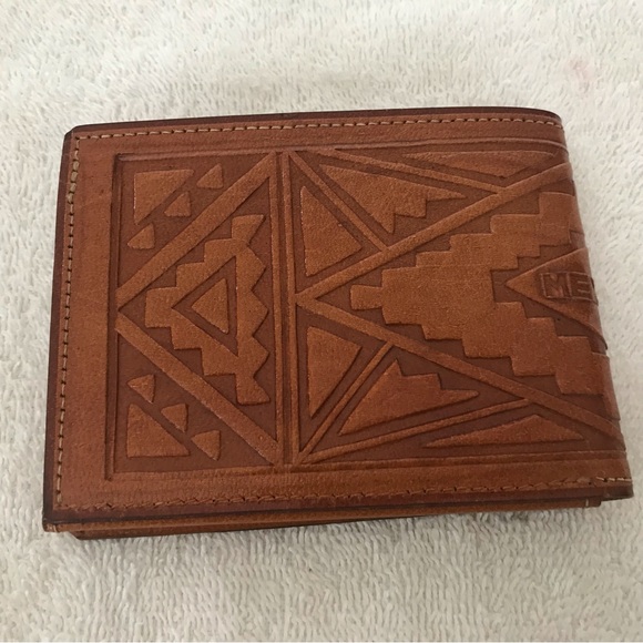 NEW Hand tooled leather bifold wallet MEXICO Logo - Picture 2 of 4